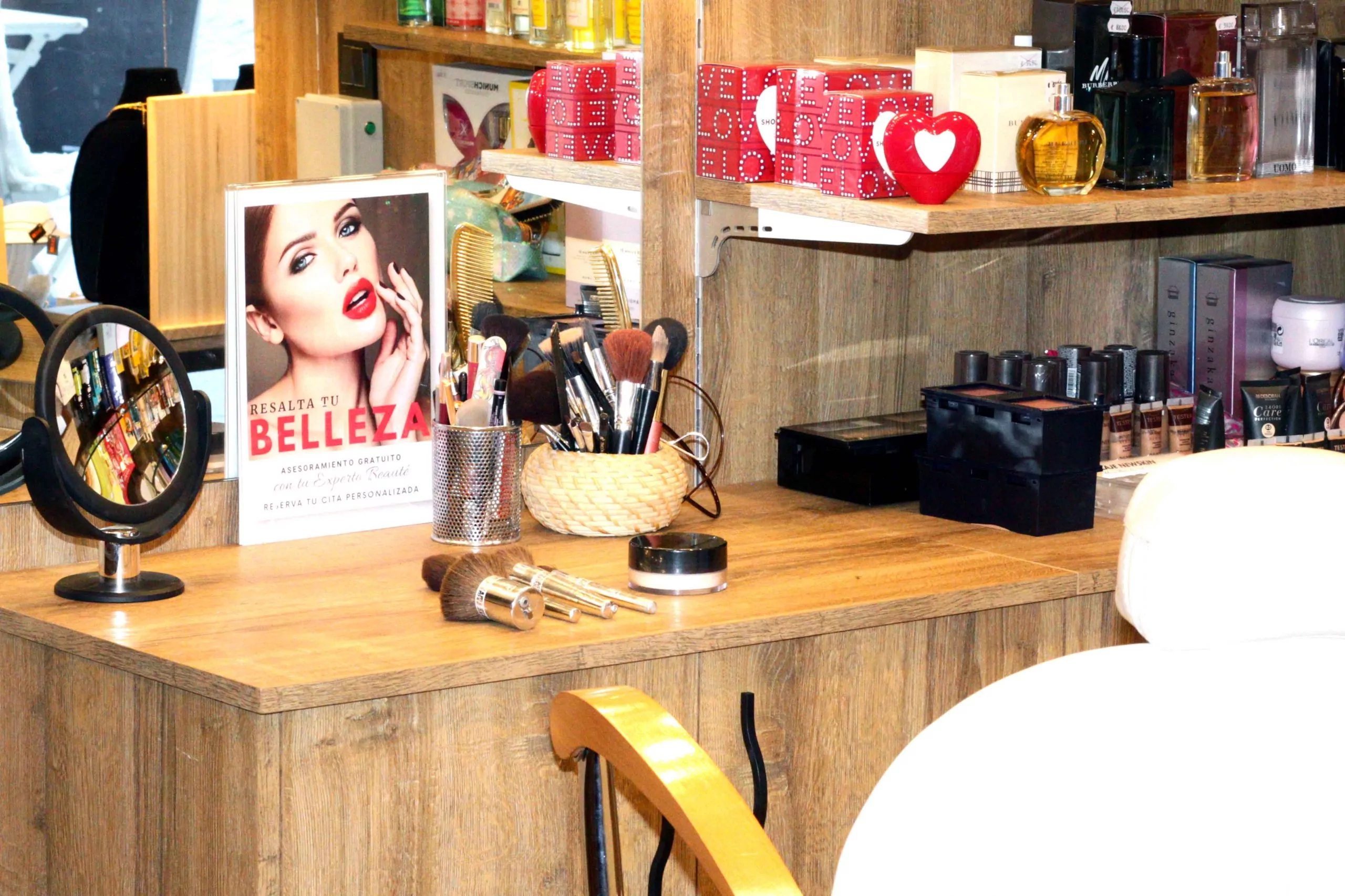 En perfumería Garona de Vielha encontrarás gran variedad de tratamientos faciales, tratamientos corporales.